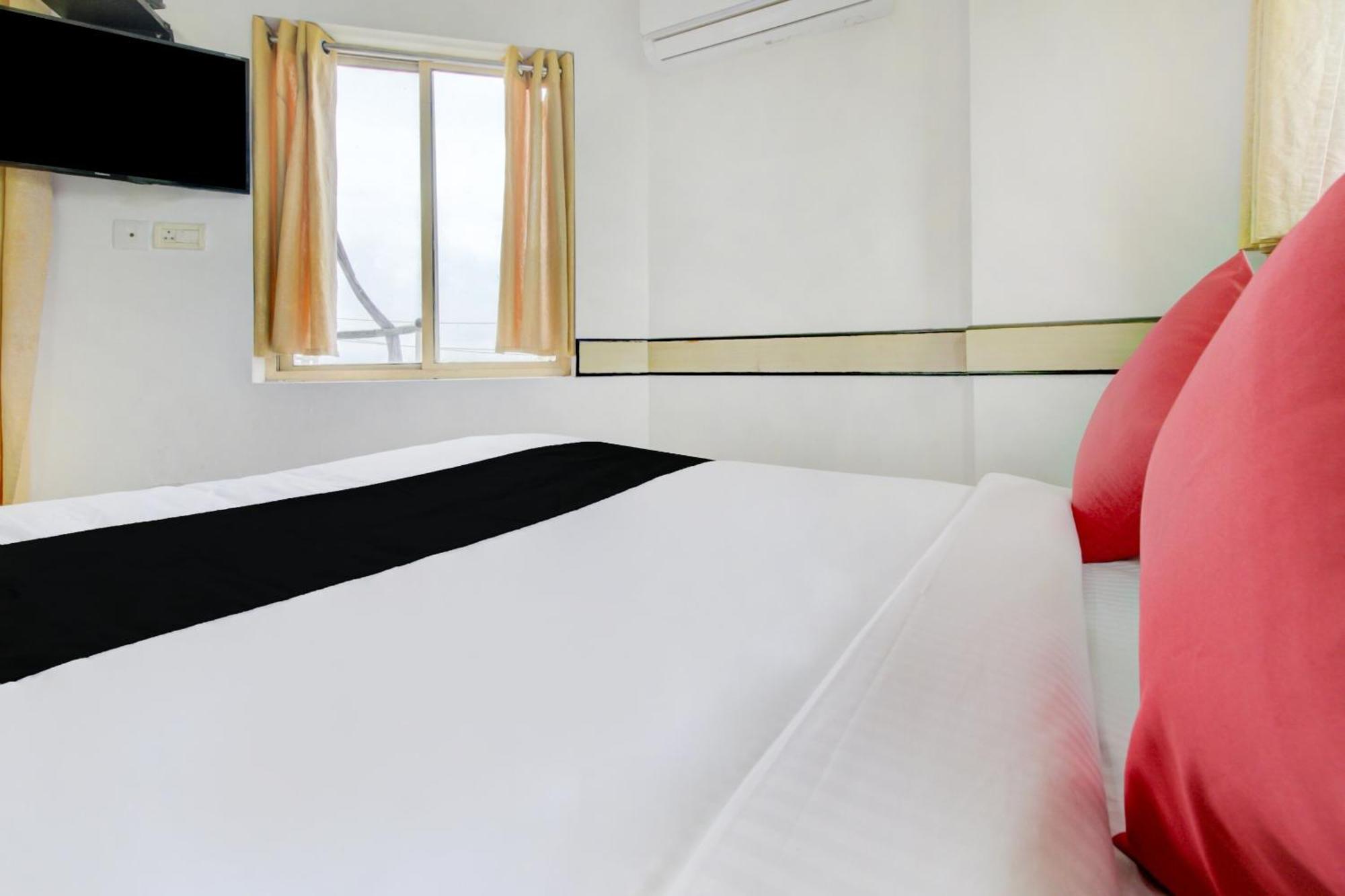Collection O 75308 Floatel International Beach Resort Kannur Exterior photo