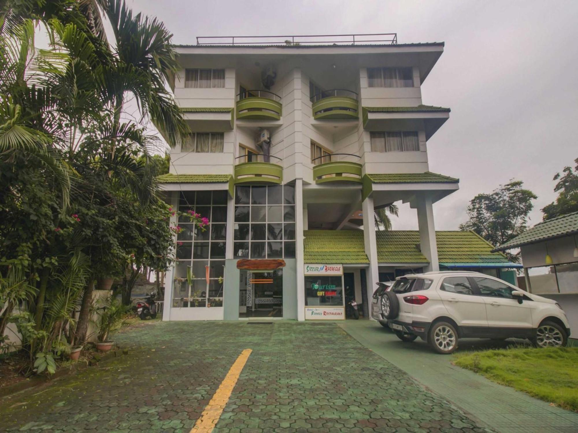 Collection O 75308 Floatel International Beach Resort Kannur Exterior photo