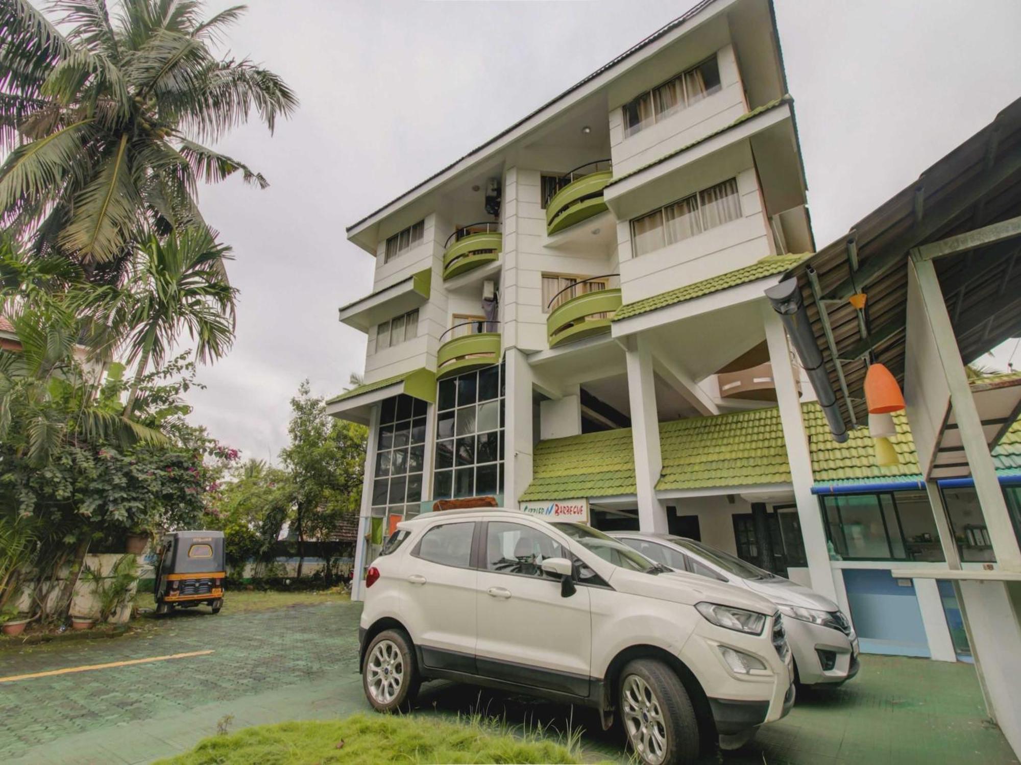 Collection O 75308 Floatel International Beach Resort Kannur Exterior photo